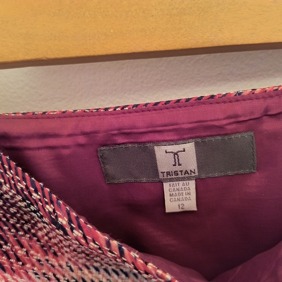 Tristan Mini skirt. Size 12. Pink and blue. Great Condition - Picture 3 of 4
